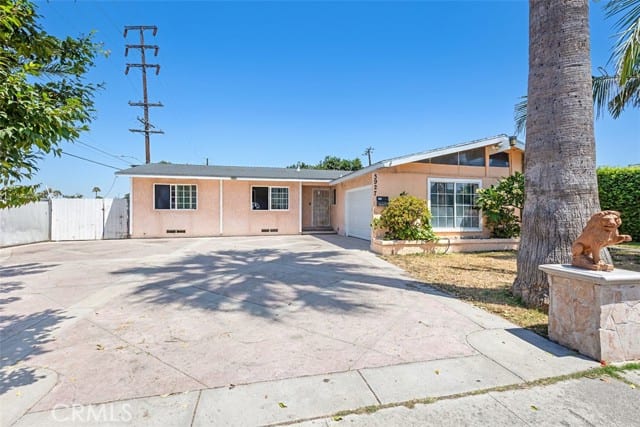 3927 East Rogue