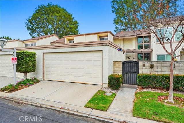 5548 East Vista Del Este