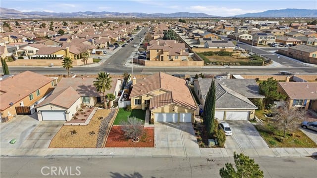 15817 Desert Pass