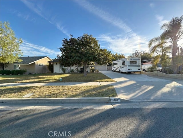 3104 West Glen Holly Drive