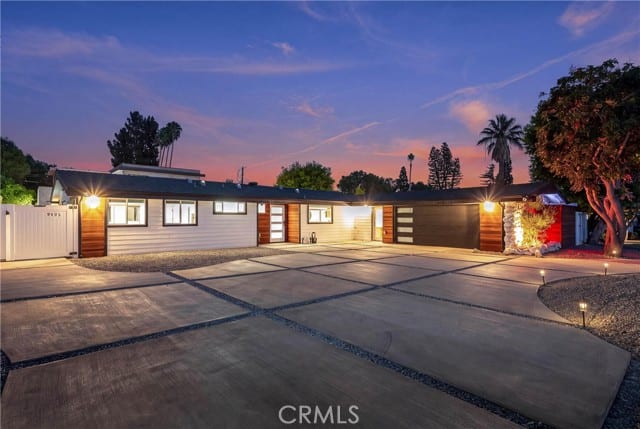 9400 Encino Avenue, Northridge, CA 91325