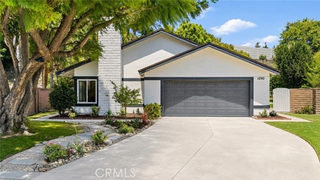 1290 North Mosswood Dr