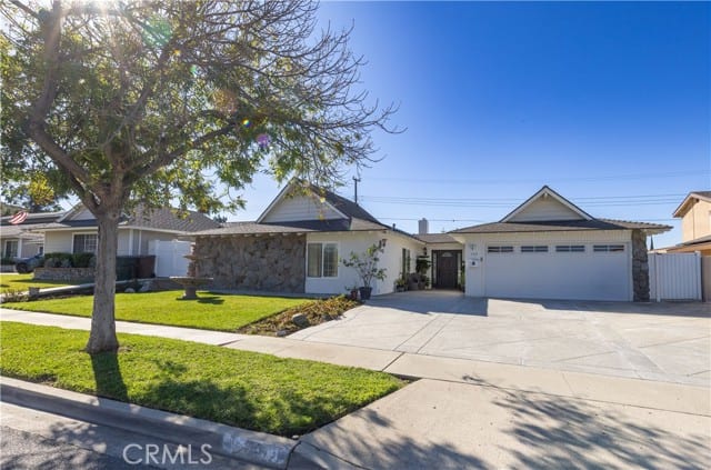135 North Laurie Ann Lane