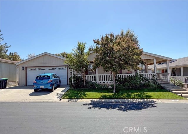 10961 Desert Lawn Drive
