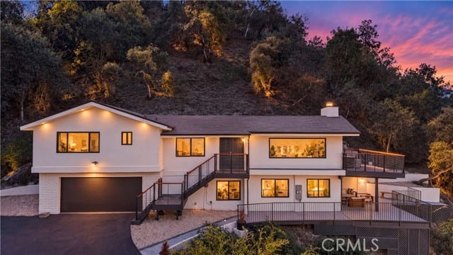 981 Glen Oaks Boulevard, Pasadena, CA 91105