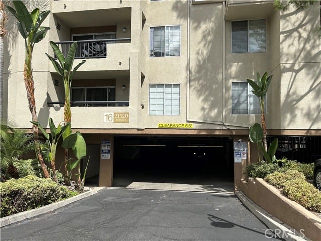 21520 Burbank, 303, Woodland Hills, CA 91367