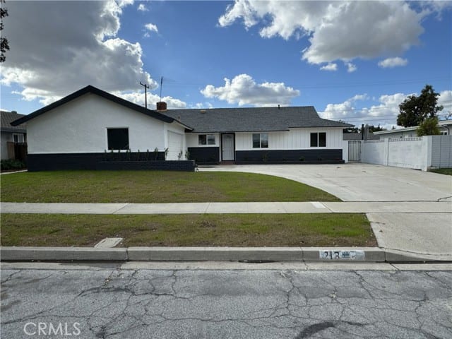 213 North Royal