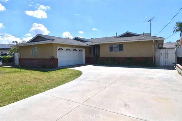 2038 West Victoria