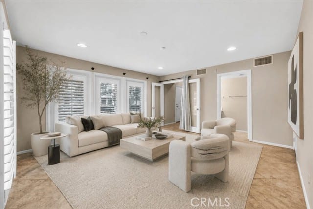 284 Tustin Field Drive, Tustin, CA 92782