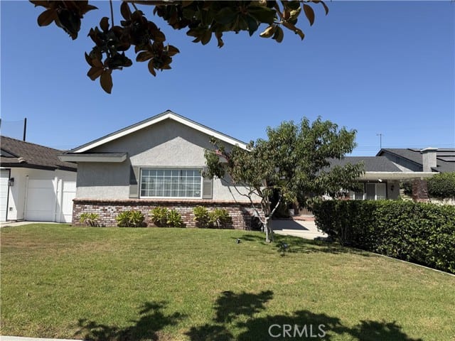 5253 East Woodwind