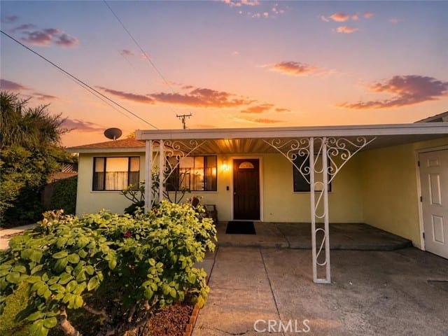 18526 East Linfield