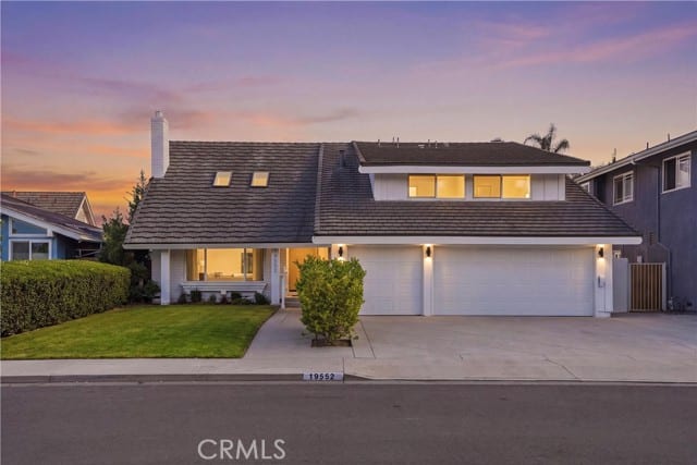 19552 Helena Circle, Huntington Beach, CA 92646