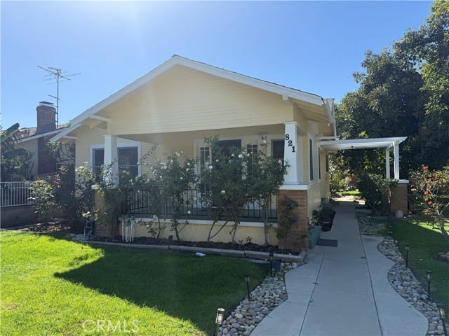 821 South Lemon