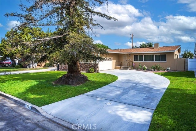 1762 South William Miller Drive