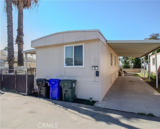 10701 Cedar