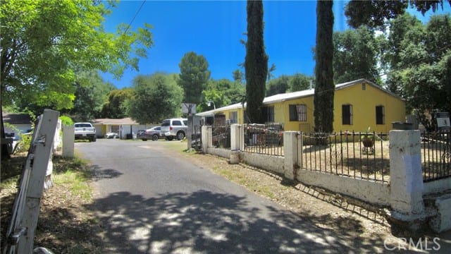 1798 North Summit Avenue, Pasadena, CA 91103