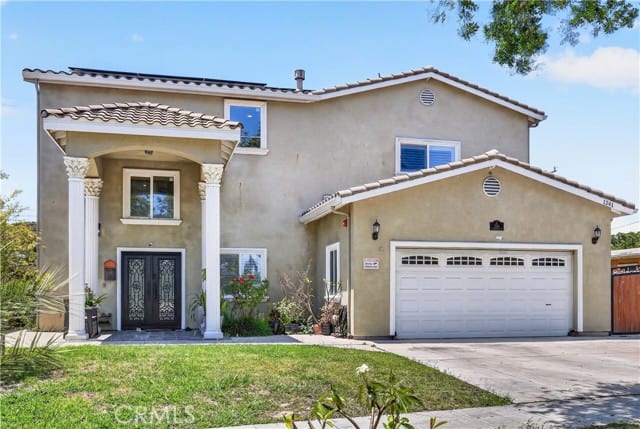 1241 North Studebaker, Long Beach, CA 90815