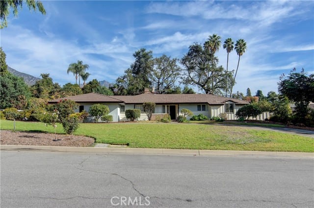 1444 Oaklawn Road