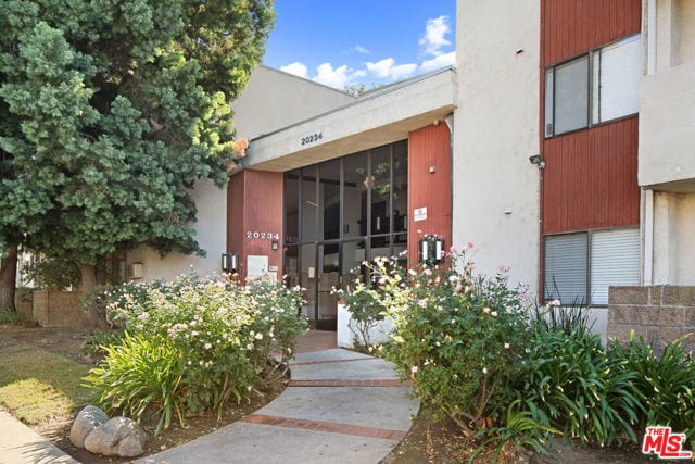 20234 Cantara Street, 317, Canoga Park, CA 91306