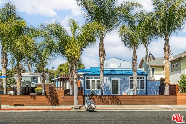 653 Marine Street, Santa Monica, CA 90405