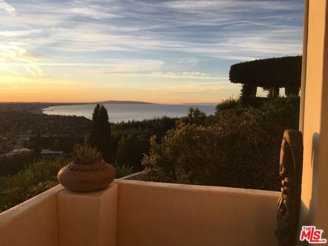 1058 Vista Grande Drive, Pacific Palisades, CA 90272