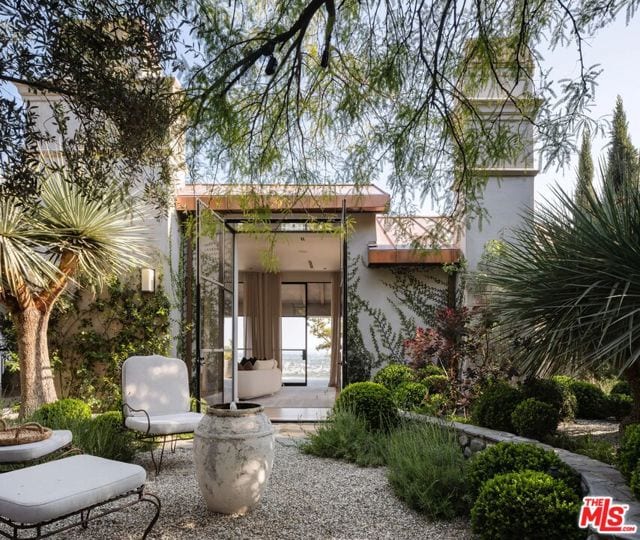 9360 Readcrest Drive, Beverly Hills, CA 90210