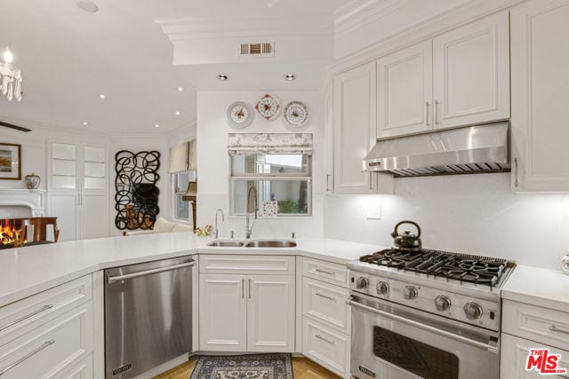 850 North Croft Avenue, 103, West Hollywood, CA 90069