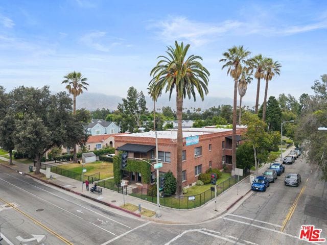 239 East Villa Street, Pasadena, CA 91101