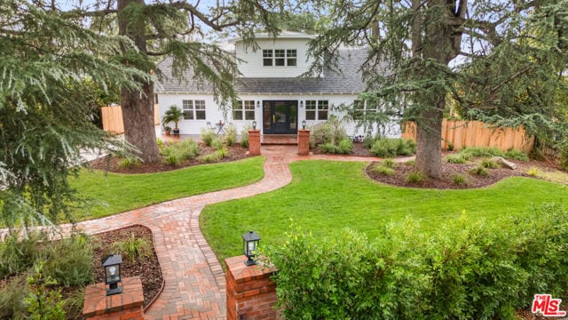 104 West Loma Alta Drive