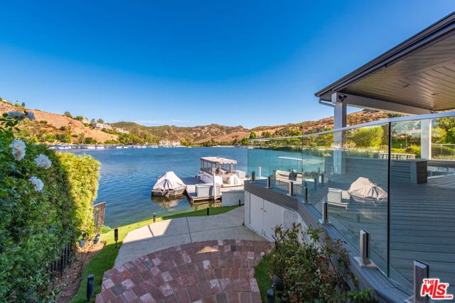 3704 Capstan Circle, Westlake Village, CA 91361