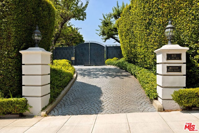 801 North Alta Drive
