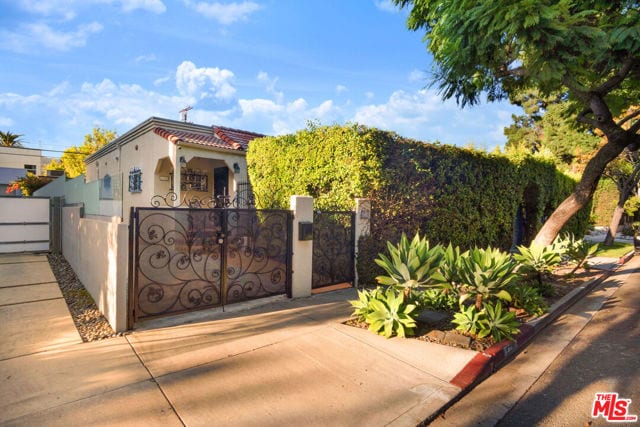 8719 Bonner Drive, West Hollywood, CA 90048