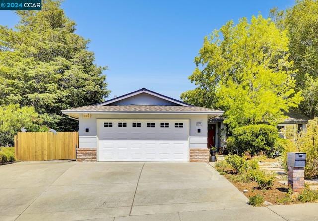2370 Peachtree Cir