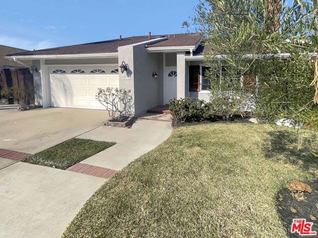 6033 East Calle Cedro