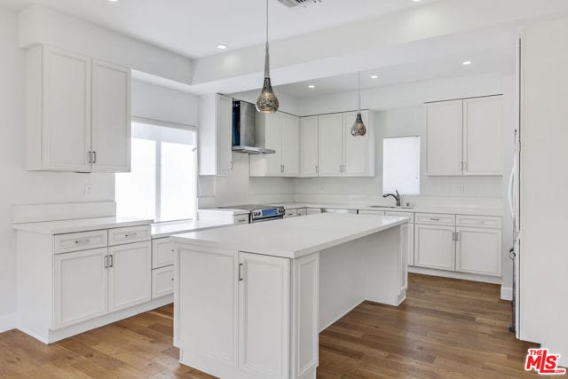339 North Oakhurst Drive