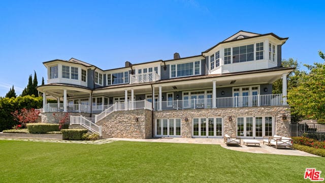 1676 Alta Mura Road, Pacific Palisades, CA 90272