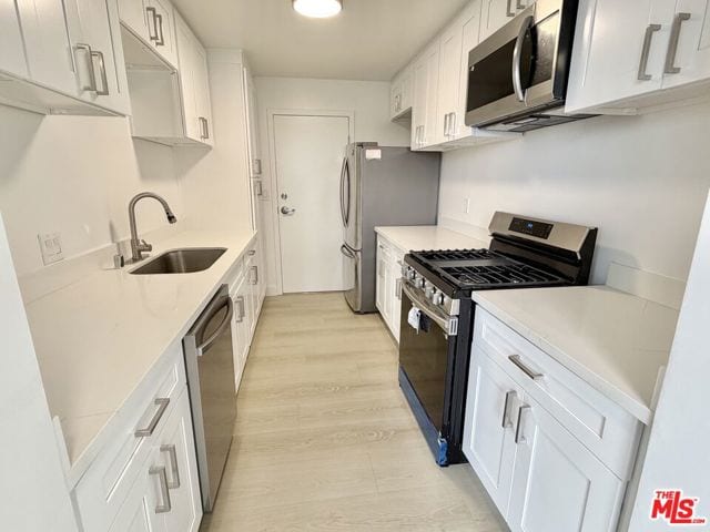 468 South Roxbury Drive