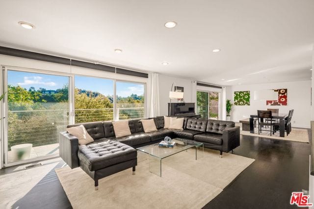 2388 Kimridge Road