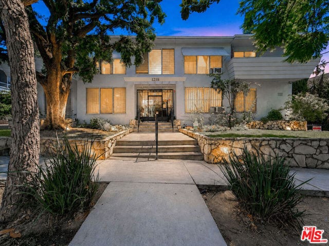 1218 North Laurel Avenue, West Hollywood, CA 90046