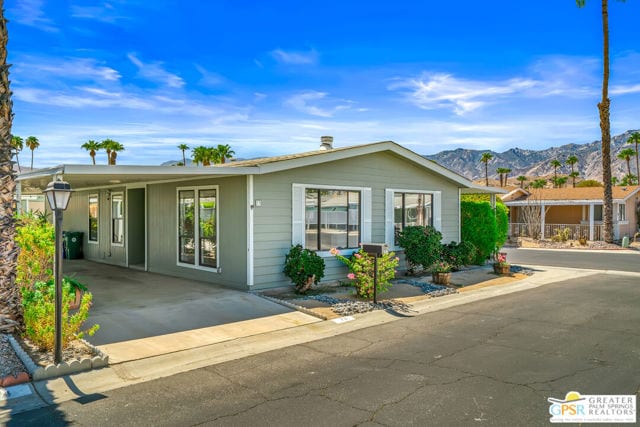 73 Zacharia Drive