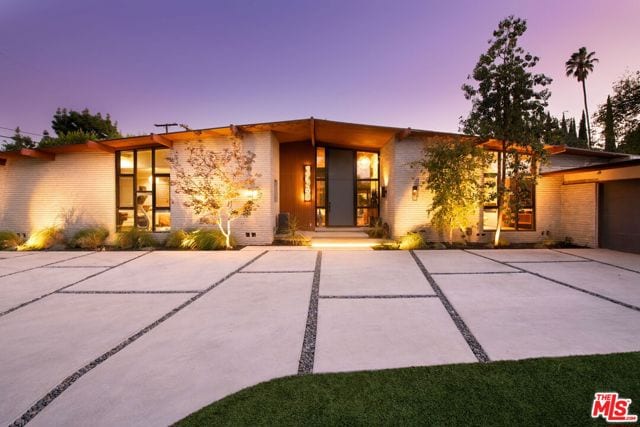 17340 Clark Street, Encino, CA 91316
