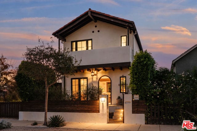 751 Ozone Street, Santa Monica, CA 90405
