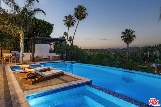 16838 Oak View Drive, Encino, CA 91436