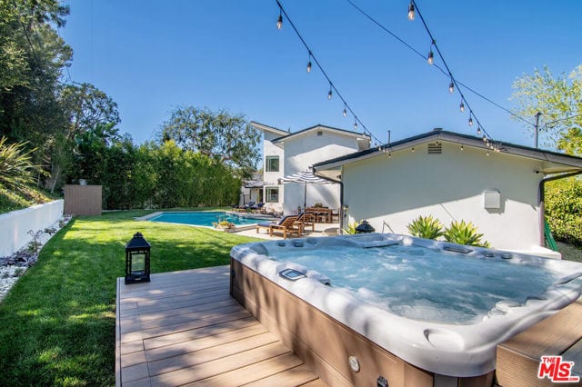 3658 Willowcrest Avenue, Studio City, CA 91604