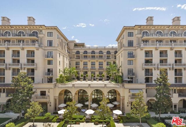 225 North Canon Drive, 7C, Beverly Hills, CA 90210