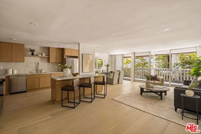 848 North Kings Road, 208, West Hollywood, CA 90069