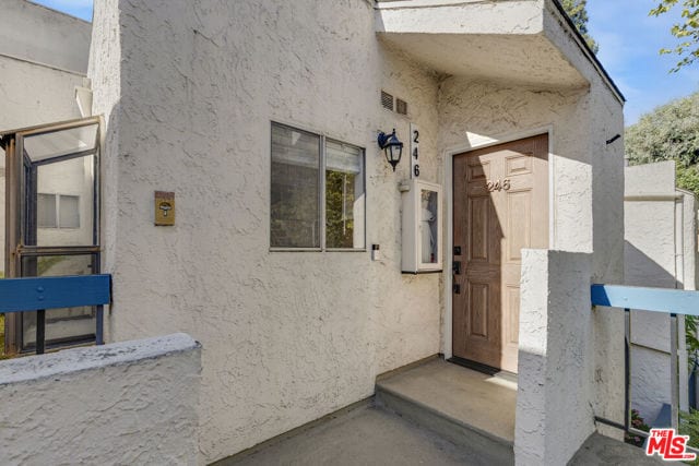 18411 Hatteras Street, 246, Tarzana, CA 91356