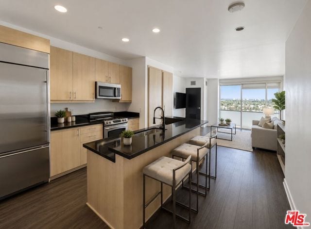 8601 Wilshire Blvd