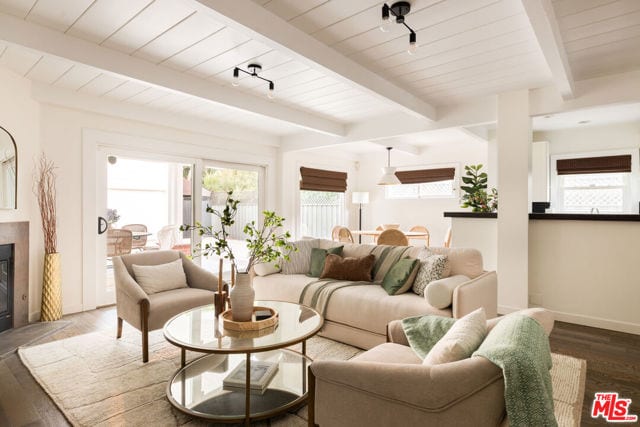 4176 Klump Avenue, Studio City, CA 91602