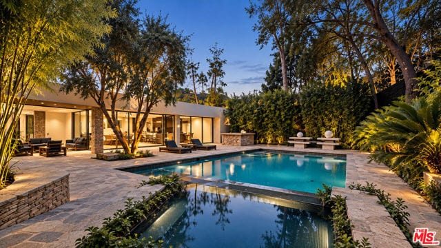 11927 Ashdale Lane, Studio City, CA 91604